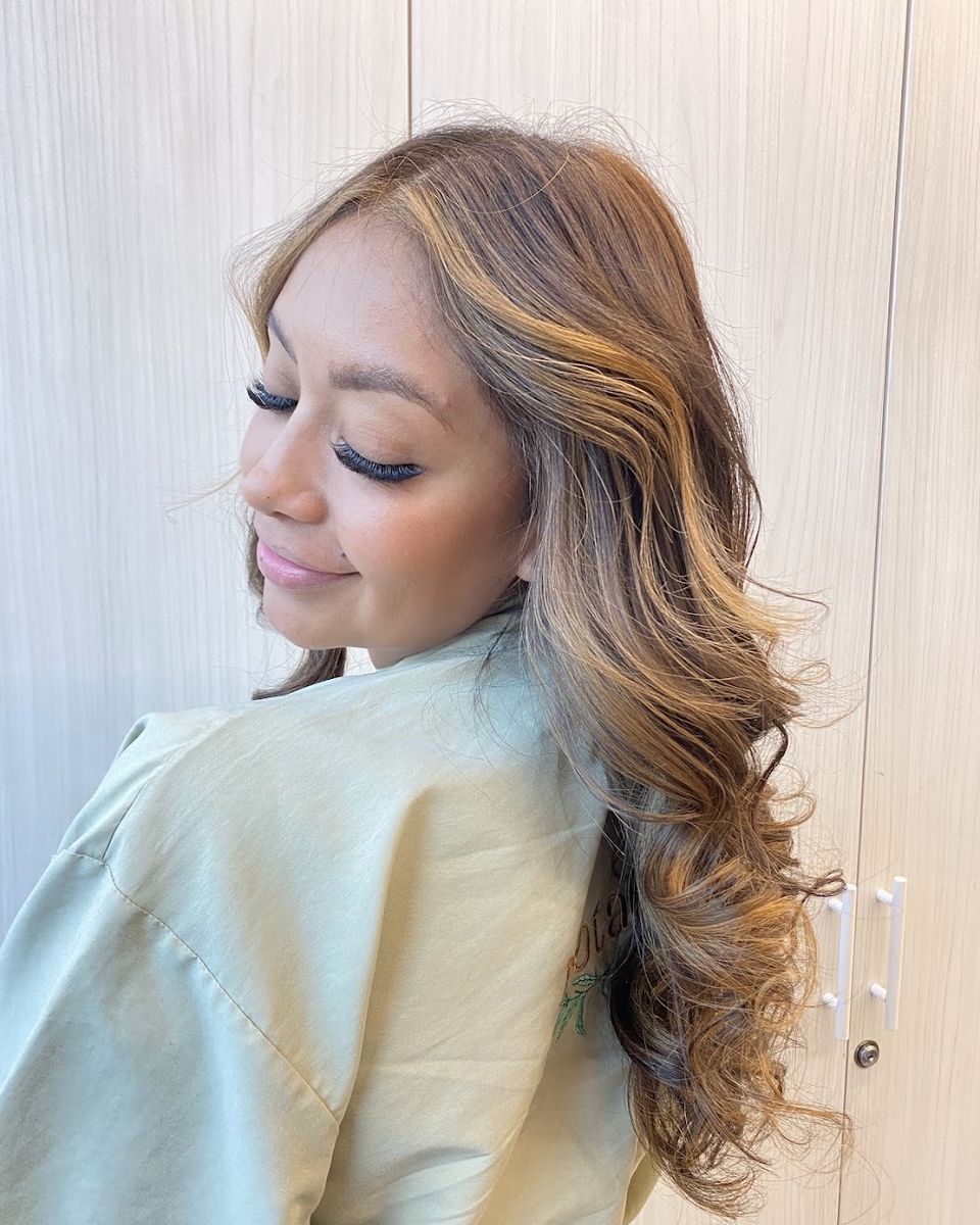 Ondas hidratadas y sin frizz al salir del salón
